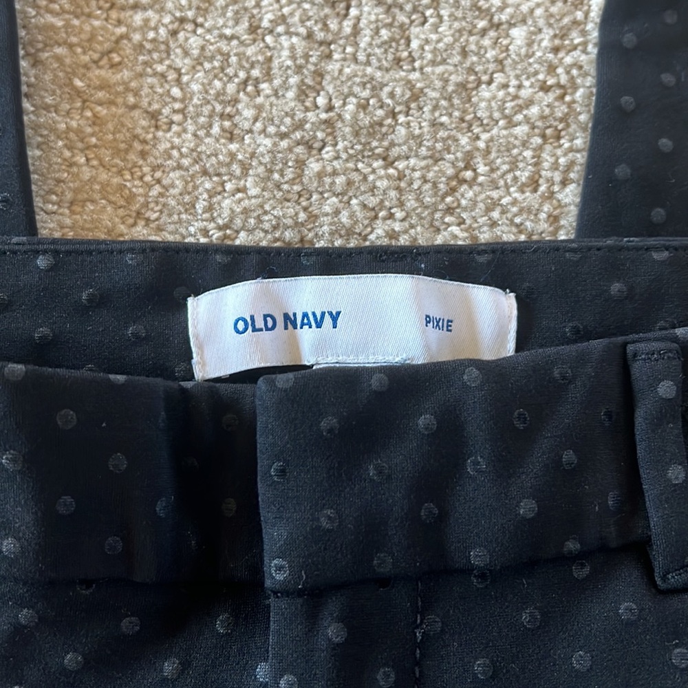 Old navy pixie pants - Picture 3 of 3